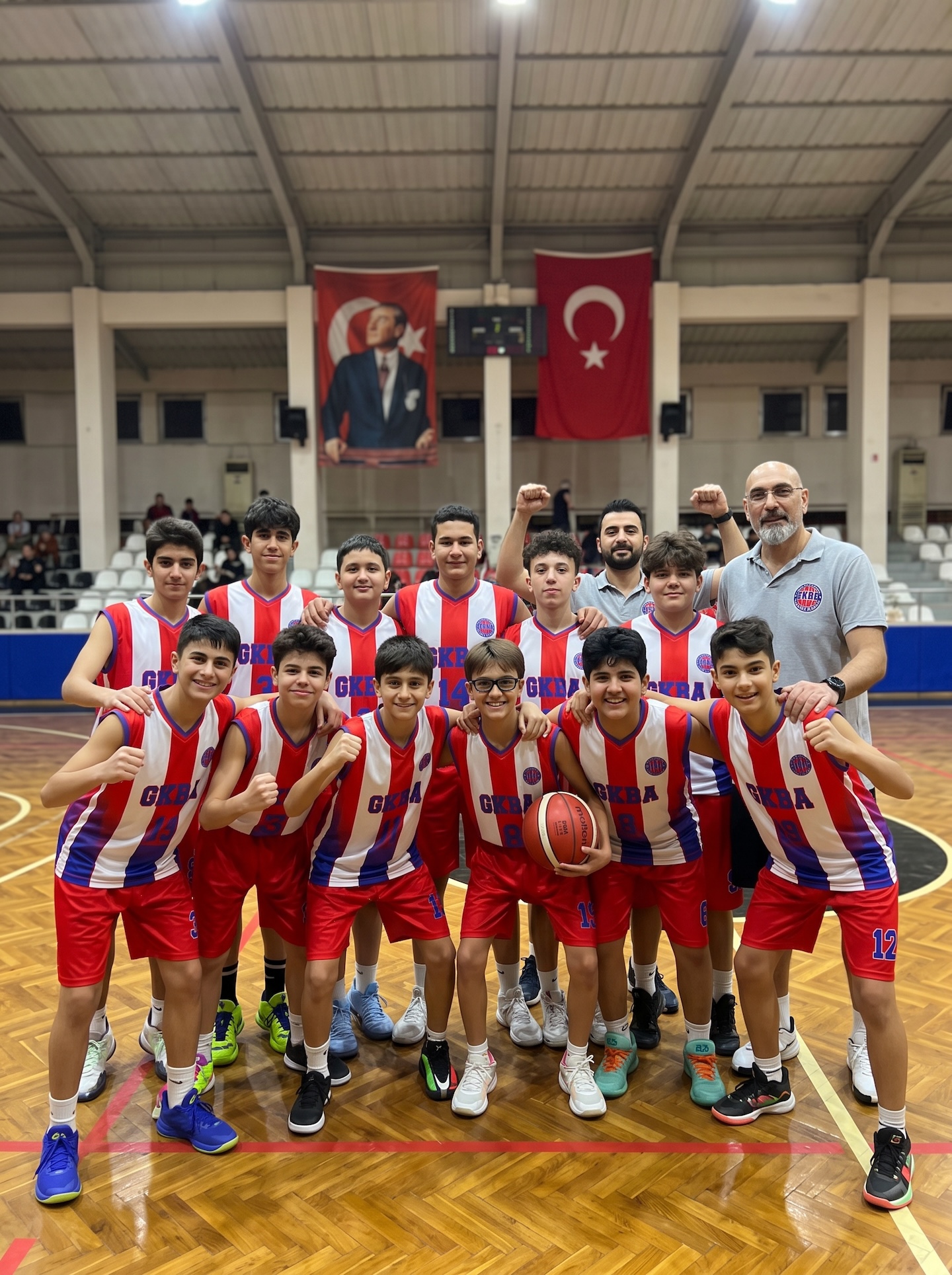 Sadece Bir Takım Değil, Kocaman Bir Aileyiz!
